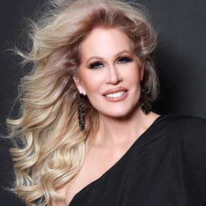 Meet your Posher, Connie